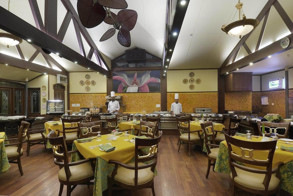 Mayfair Darjeeling Дарджилинг Ресторан фото